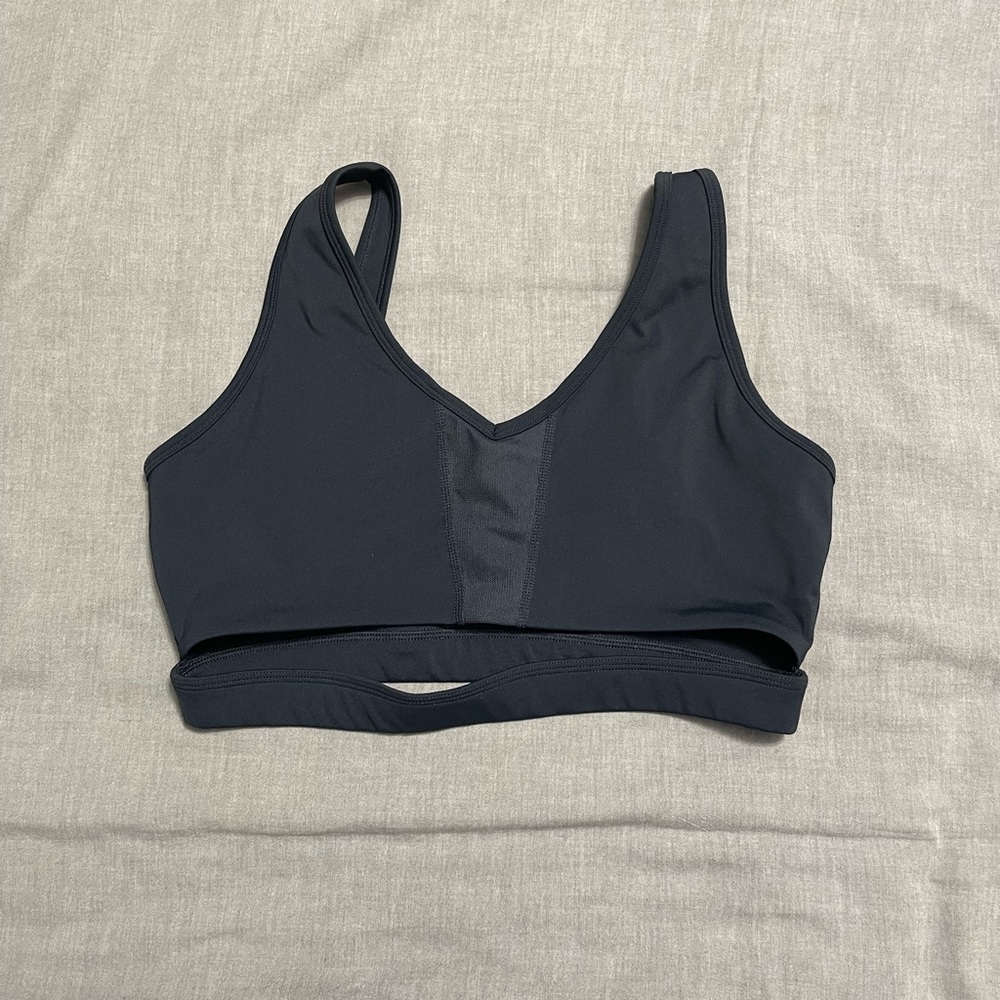 Buffbunny peek a boo sports bra